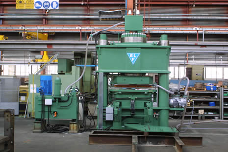 <b>MMVV-1500通体砖双层压砖机</b>